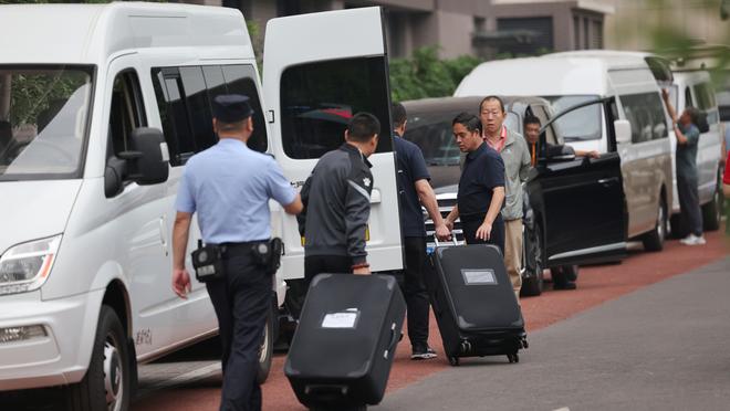 徐静雨：哈登若总决赛进这种三分 那鲍尔默或像勇士老板一样跪了