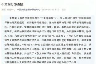 帕金斯：杜兰特一直在蹲底角 他好像没什么进攻端的戏份